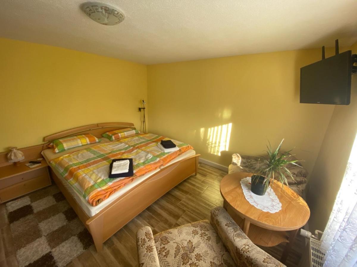 Ferienwohnung Lippmann Grosshartmannsdorf Bagian luar foto